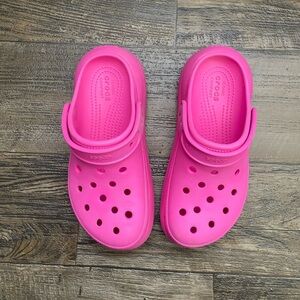 Can’t go wrong with pink shoes 💖